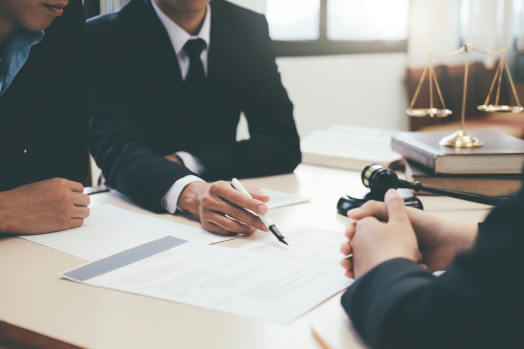  What to Expect During Your First Meeting with a Criminal Defense Attorney: A Guide